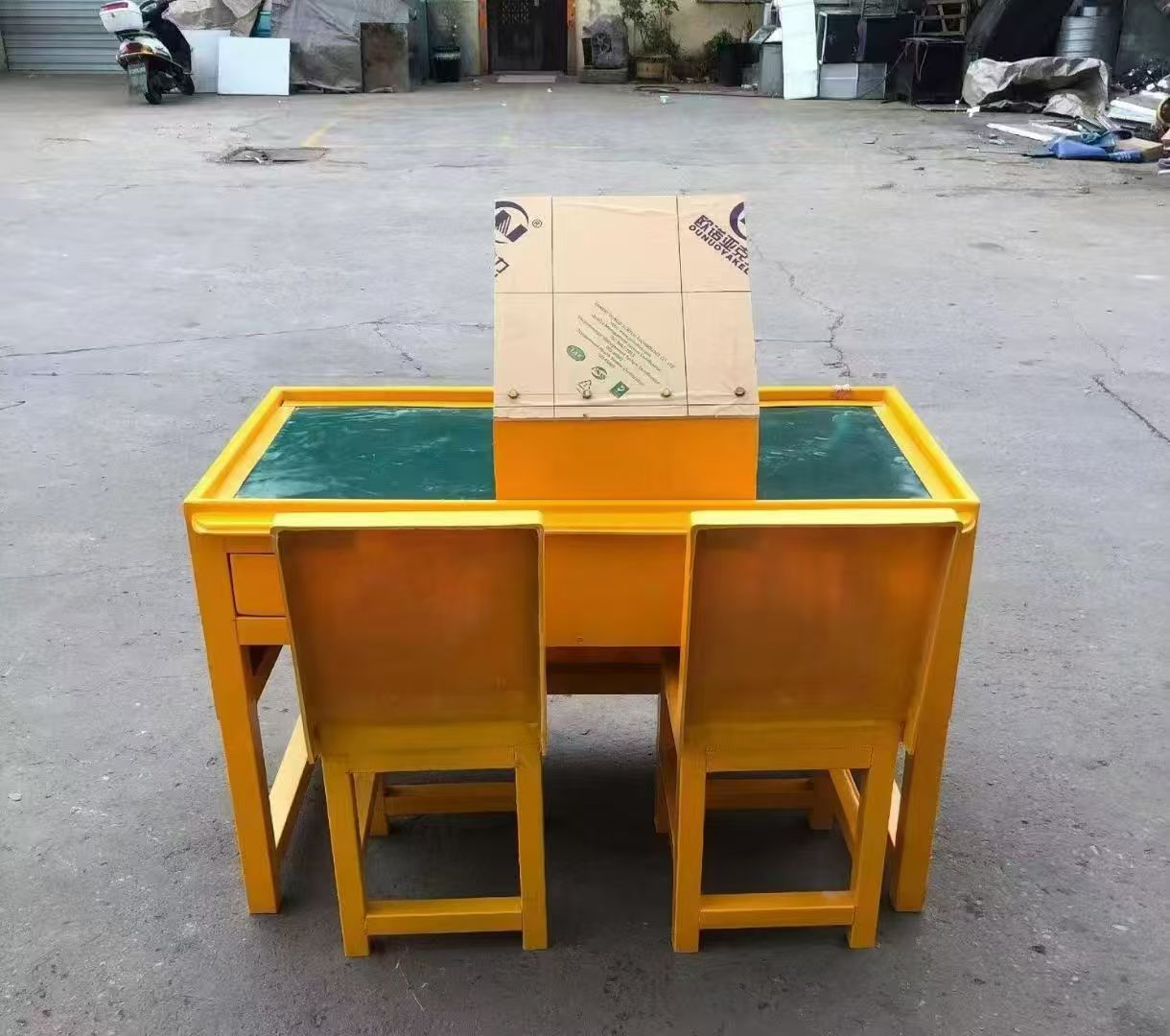 湘桥防静电导通桌井下煤矿火工品发放桌：危险品流转的安全守护者